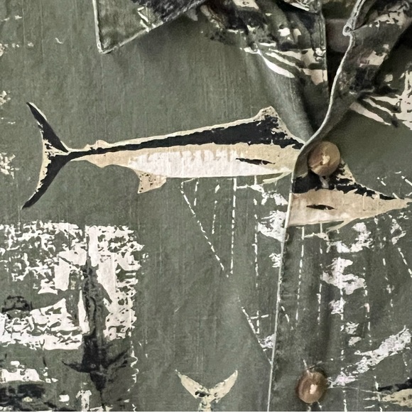 Wolverine Men’s Graphic Fish related on back and front button shirt. Sz.L - Picture 9 of 9